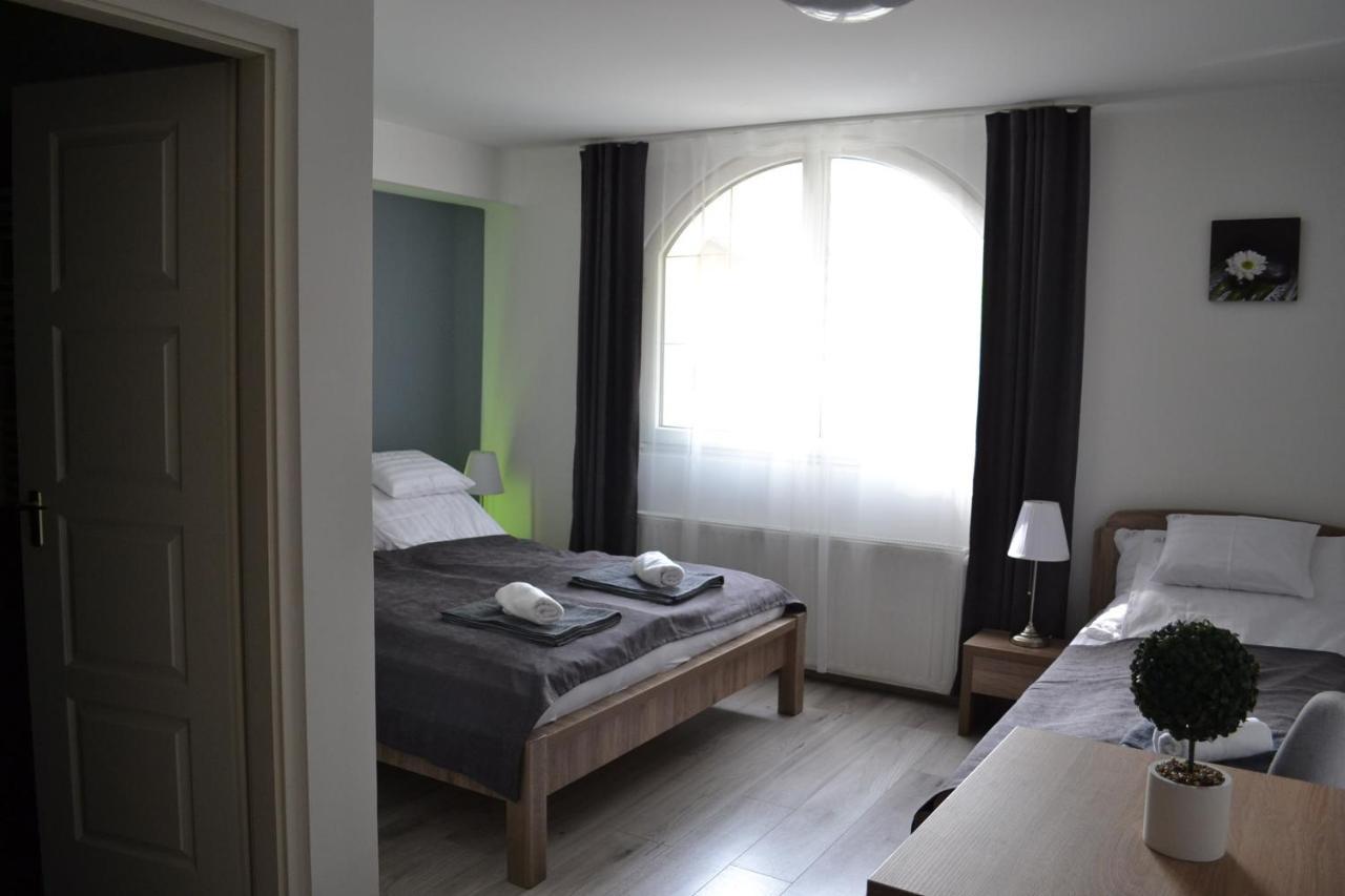 Fonix Design Rooms Debrecen Esterno foto