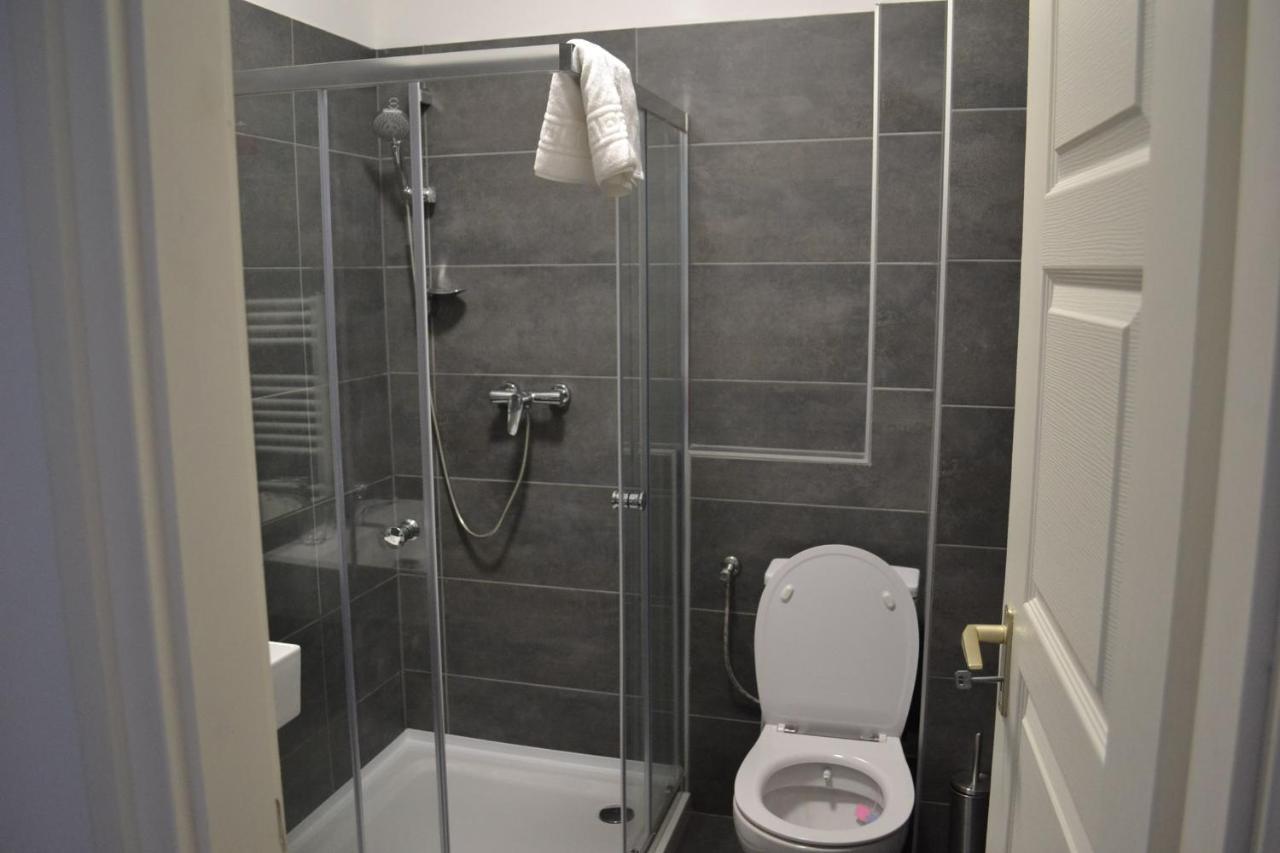 Fonix Design Rooms Debrecen Esterno foto