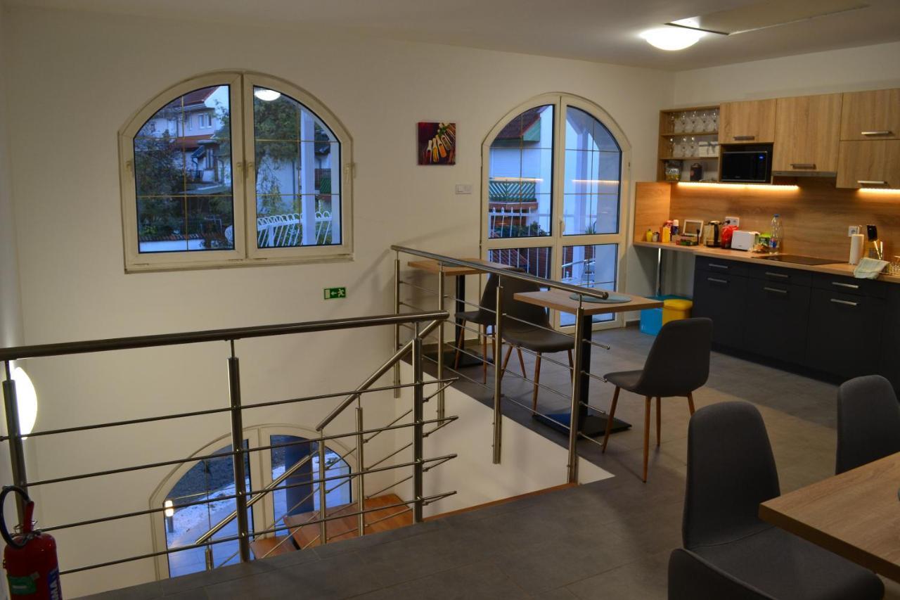 Fonix Design Rooms Debrecen Esterno foto