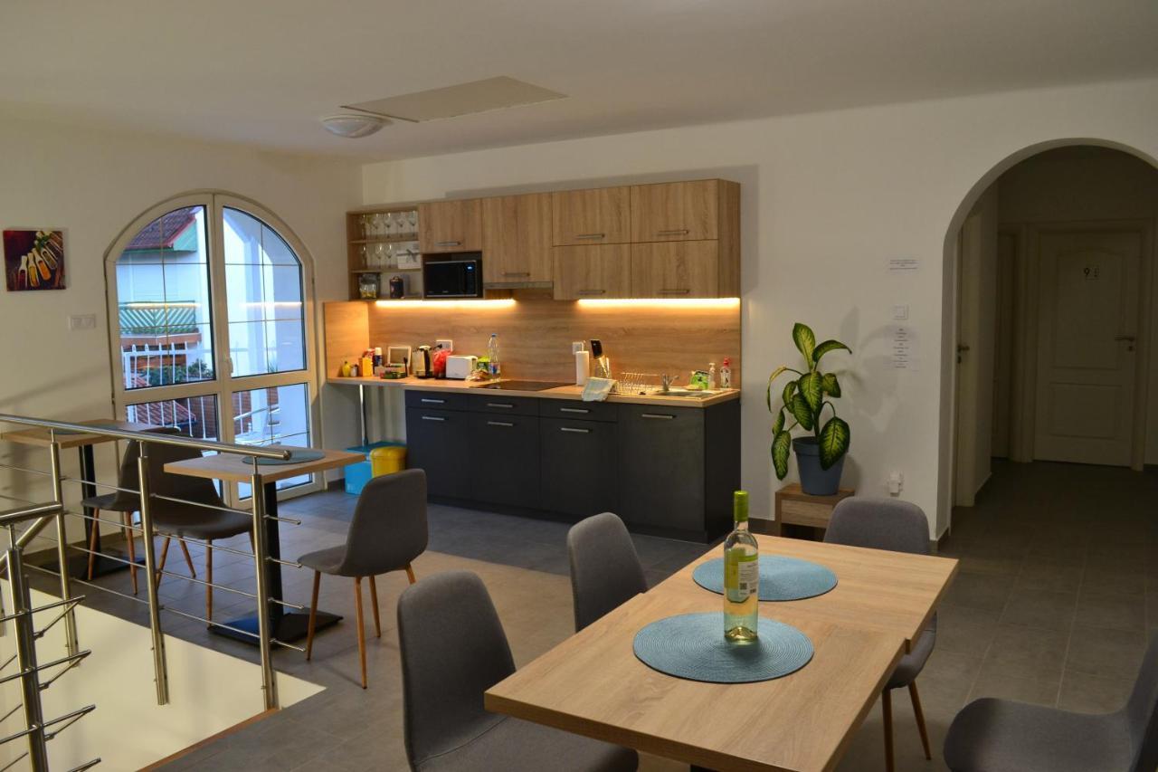 Fonix Design Rooms Debrecen Esterno foto