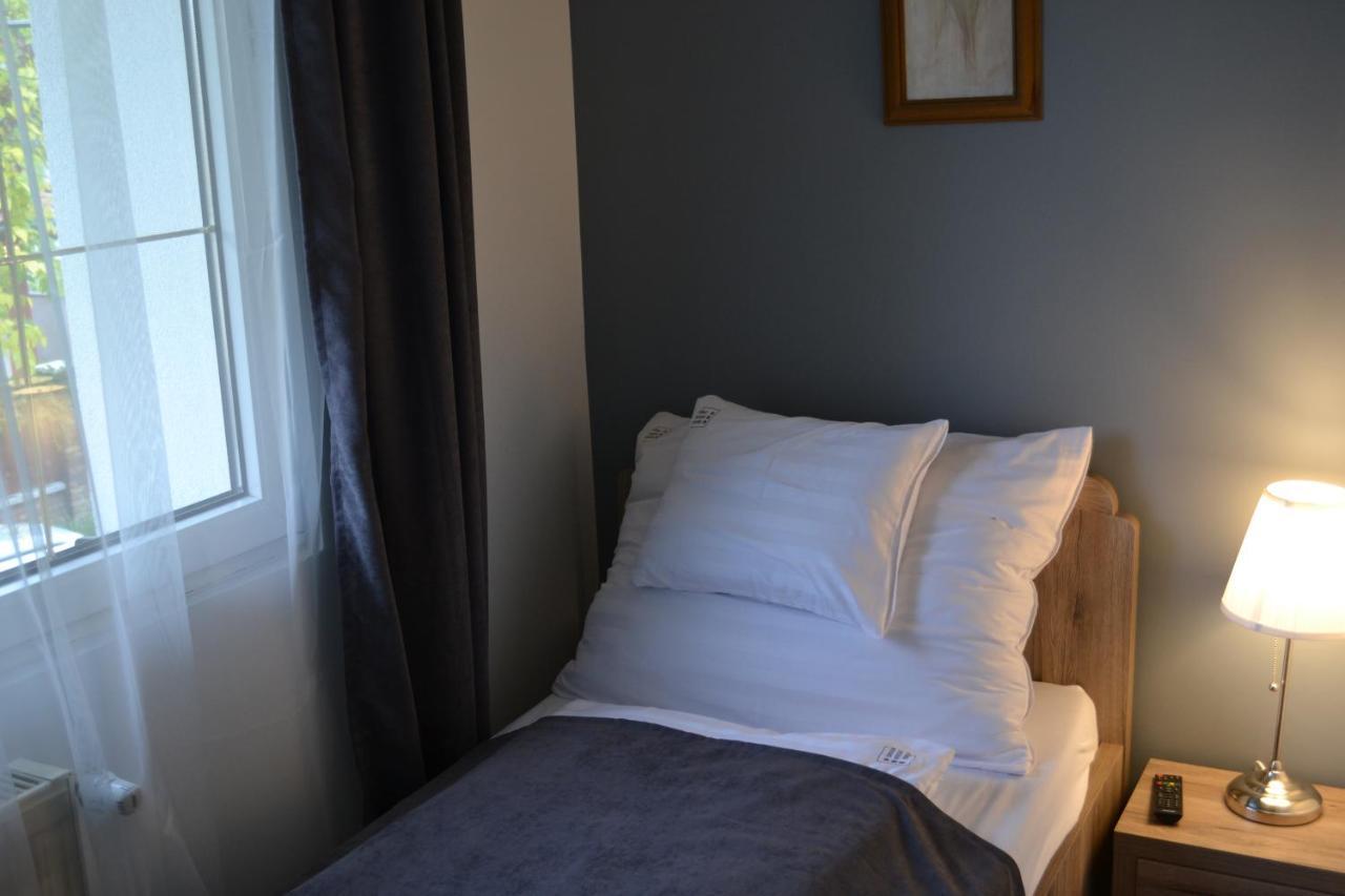 Fonix Design Rooms Debrecen Esterno foto