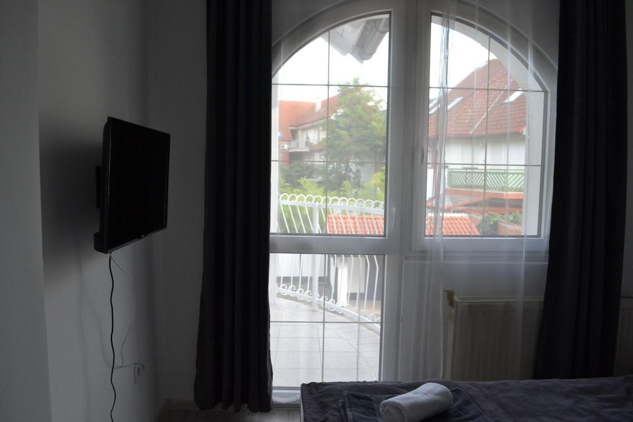 Fonix Design Rooms Debrecen Esterno foto