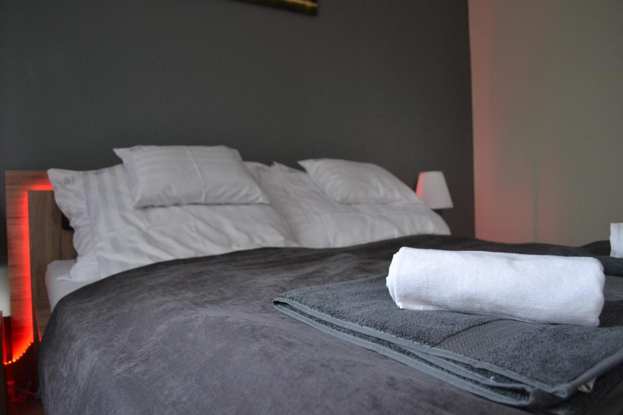 Fonix Design Rooms Debrecen Esterno foto