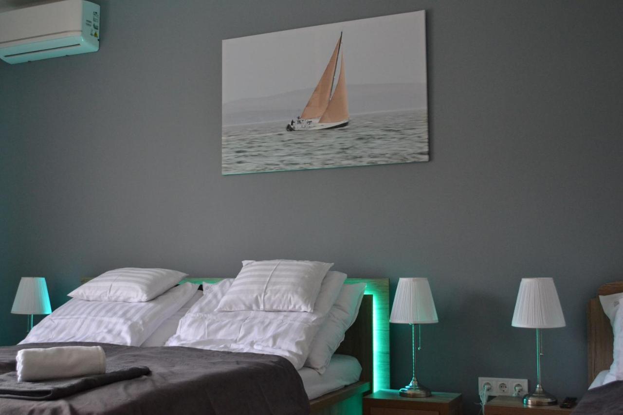Fonix Design Rooms Debrecen Esterno foto