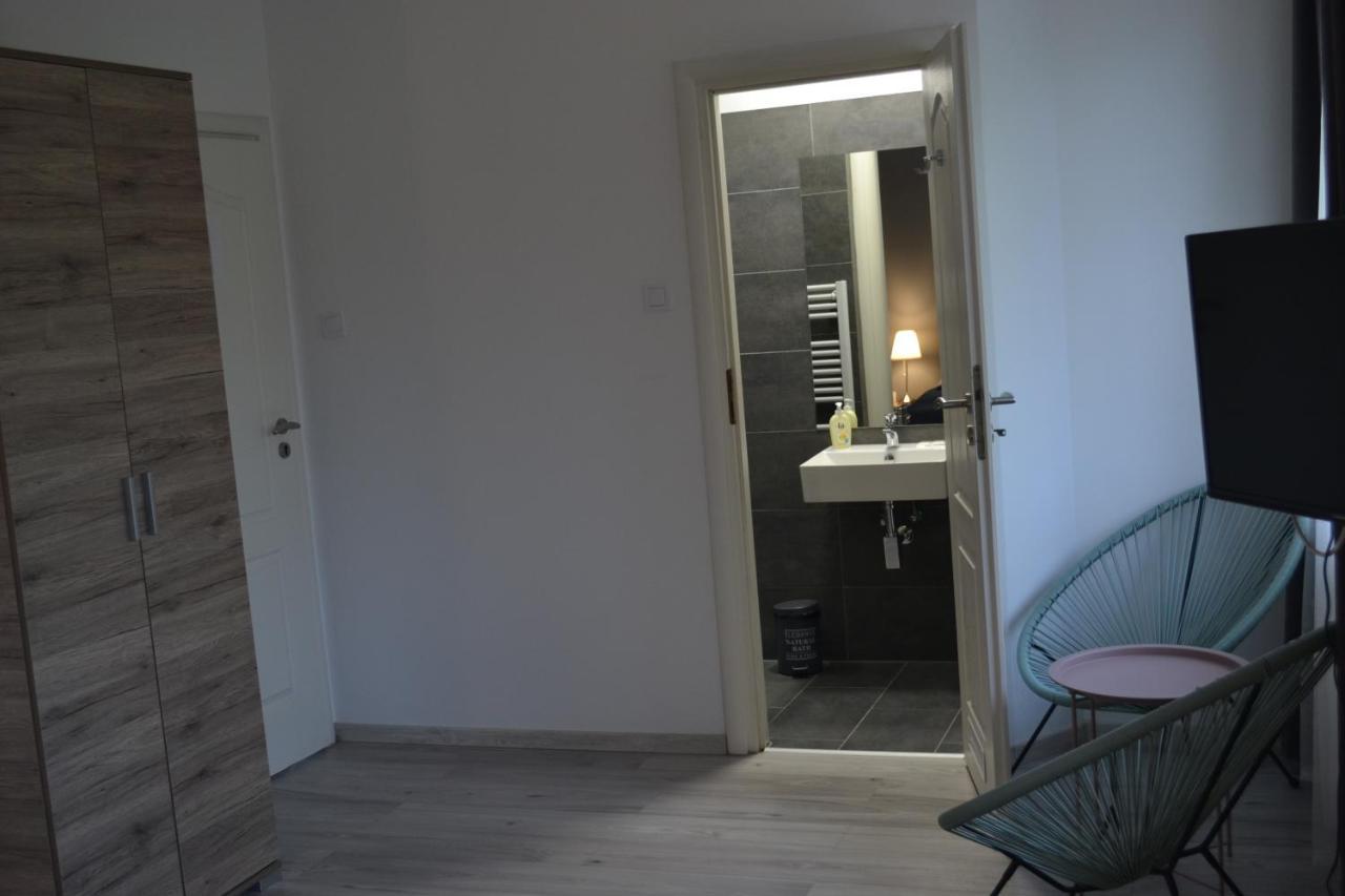 Fonix Design Rooms Debrecen Esterno foto